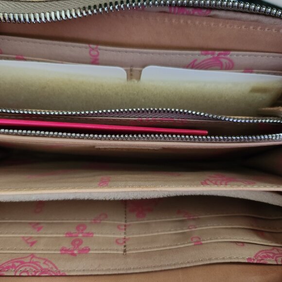 Consuela Wristlet - Picture 2 of 3